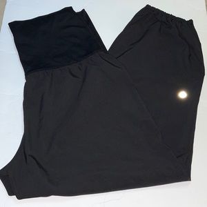 LULULEMON BLACK 3/4 CROPPED PANTS SZ 6